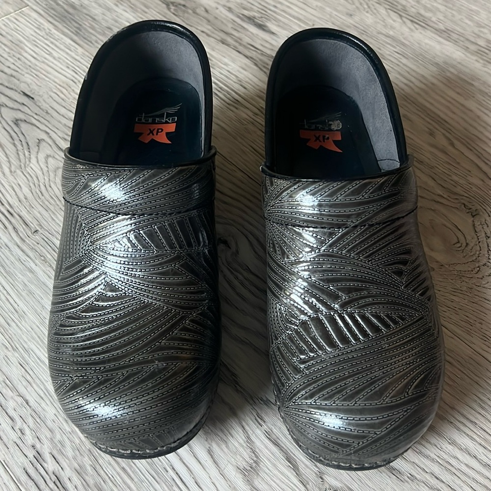 Dansko XP Groove Steel Print Professional Clogs